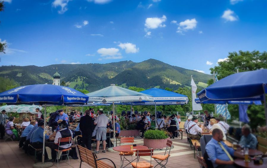 Parkhotel Sonnenhof Terrasse gut besucht