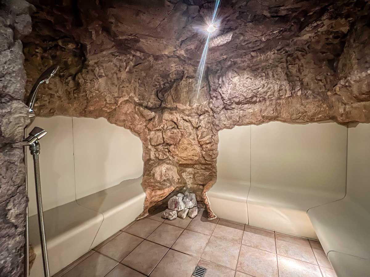 GROTTA ROCCIOSA – BAGNO DI VAPORE, CIRCA 50°C